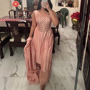 Indian Salwar Kameez (baby pink)